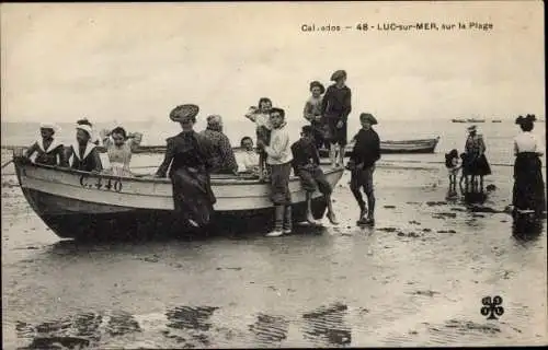 Ak Luc sur Mer Calvados, Sur la Plage, Ruderboot