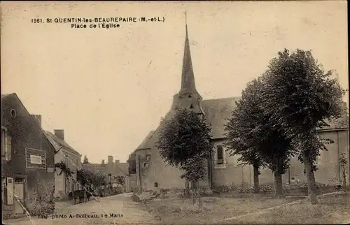 Ak Saint Quentin les Beaurepaire Maine et Loire, Place de l'Eglise