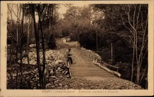 Ak Nogent l’Artaud Aisne, Promenade sous bois a La Charnoie