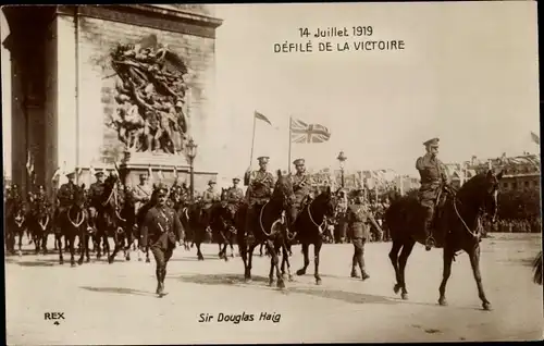 Ak Paris, Arc de Triomphe, Fetes de la Victoire, 14 Juillet 1919, Sir Douglas Haig