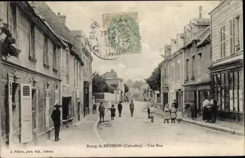 Ak Mézidon Calvados, Une Rue