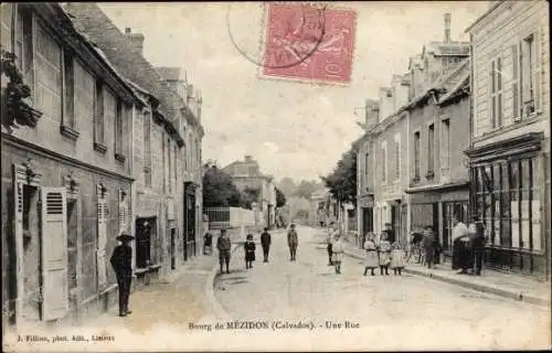 Ak Mézidon Calvados, Une Rue