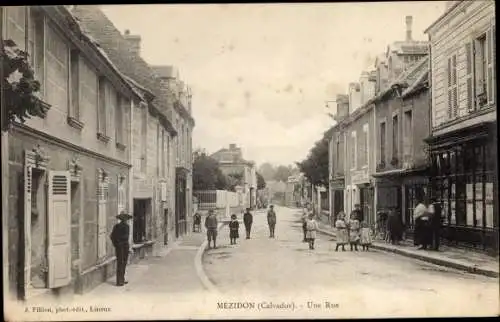 Ak Mezidon Calvados, Une Rue