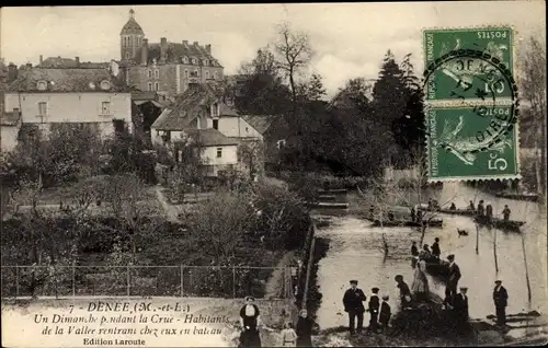 Ak Denée Maine et Loire, Un Dimanche pendant la Crue, Habitants de la Ville