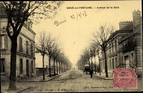 Ak Doué la Fontaine Maine et Loire, Avenue de la Gare