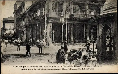 Ak Thessaloniki Griechenland, Place de la Liberté, le Club de Liberaux, Zerstörungen n. Brand 1917