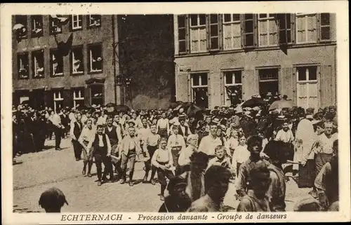 Ak Echternach Luxemburg, Procession dansante, Groupe de danseurs