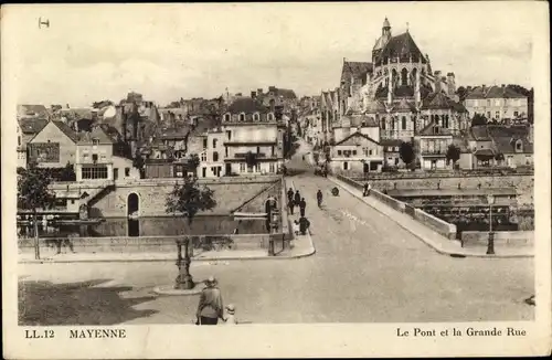 Ak Mayenne commune, Le Pont, La Grande Rue