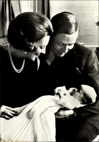 Ak Prinzessin Beatrix und Claus von Amsberg mit Sohn Willem Alexander, Het Prinselijk Gezin