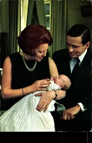 Ak Prinzessin Beatrix und Claus von Amsberg mit Sohn Willem Alexander, Het Prinselijk Gezin