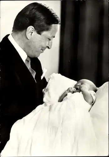 Ak Claus von Amsberg, Prinz Willem Alexander der Niederlande als Baby