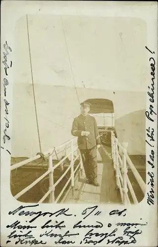 Foto Ak Seemann in Uniform, Kaiserliche Marine