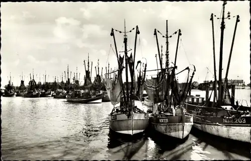 Ak Norderney, Fischerboote im Hafen