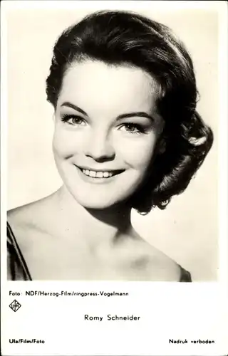 Ak Schauspielerin Romy Schneider, Portrait