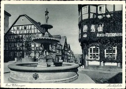 Ak Bad Wildungen am Kellerwald, Marktplatz, Lindenstraße, Löwen Apotheke