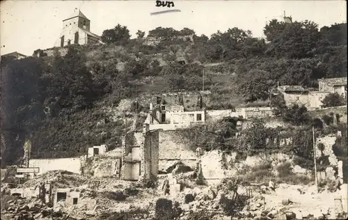 Foto Ak Dun sur Meuse, Blick auf den Ort, Kriegszerstörungen 1. WK