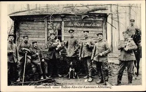 Ak Soldaten, Ballon-Abwehr-Abt., I. WK, Kaiserreich, Uniform, Hunde, Pferd, Hütte