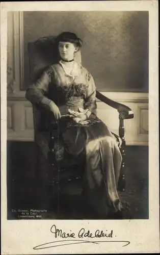 Ak Großherzogin Marie Adelheid von Luxemburg, Signatur