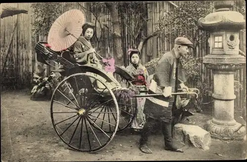 Ak Japan, Japanerinnen in Kimonos, Rikscha