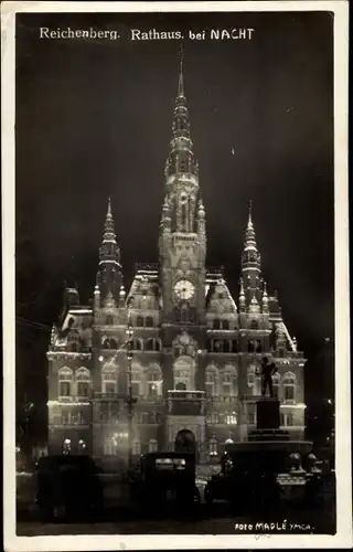 Foto Ak Liberec Reichenberg Stadt, Rathaus bei Nacht