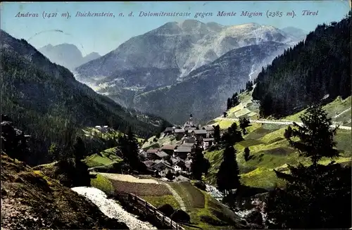 Ak Andraz Buchenstein Veneto, Dolomitenstraße gegen Monte Migion, Ortschaft mit Landschaftsblick