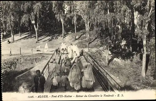 Ak Algier Alger Algerien, Pont d'El Kattar, Retour du Cimetiere le Vendredi