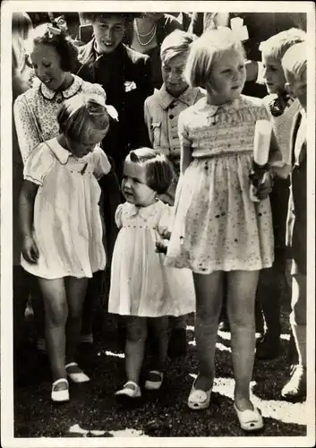 Ak Soestdijk Utrecht, Prinzessin Beatrix der Niederlande, Irene, Margriet, 1945