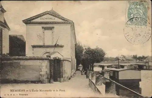 Ak Nemours Seine-et-Marne, L'Ecole Maternelle, Le Pont