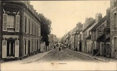 Ak Nemours Seine-et-Marne, Straßenpartie, Chirurgien Dentiste