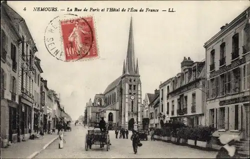 Ak Nemours Seine-et-Marne, La Rue de Paris, L'Hotel de l'Ecu de France, Eglise