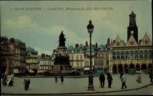 Ak Saint Quentin Aisne, Grand Place, Monument de 1557, Hotel de Ville