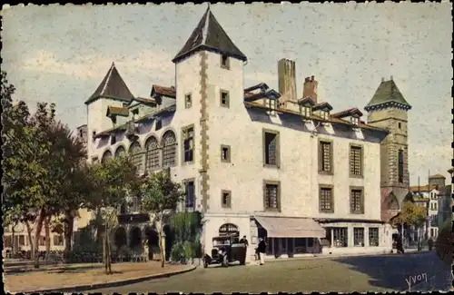 Ak Saint Jean de Luz Pyrénées Atlantiques, Chateau de Louis XIV, Chateau Lohobiague