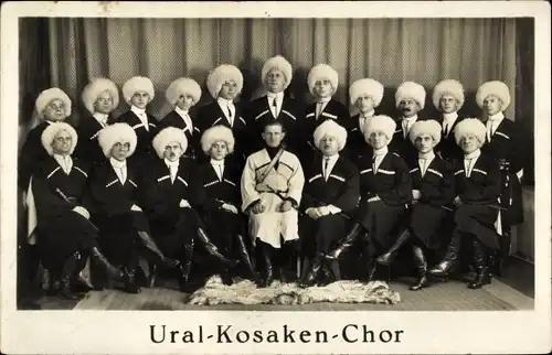 Foto Ak Choral Kosaken Chor, Gruppenaufnahme, Sänger, russische Trachten