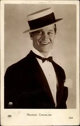 Ak Schauspieler und Sänger Maurice Chevalier, Portrait mit Hut