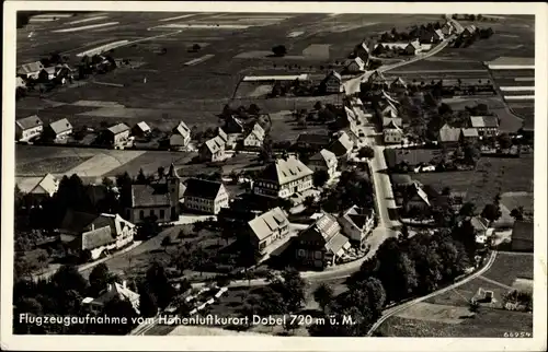 Ak Dobel im Schwarzwald,, Fliegeraufnahme mit Blick auf den Ort mit Kurhotel Sonne