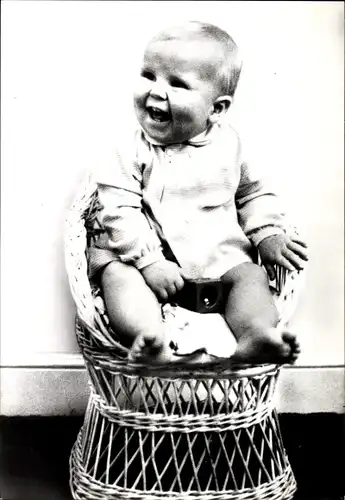 Ak Prinz Willem Alexander der Niederlande als Kleinkind, Erster Geburtstag