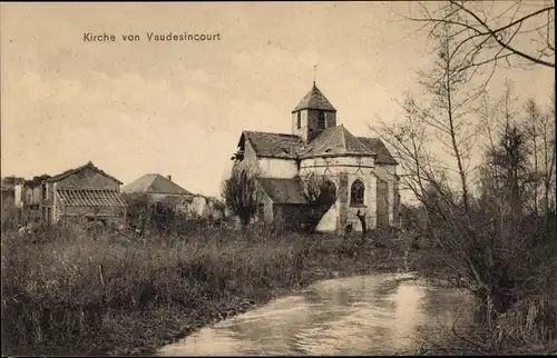 Ak Vaudesincourt Marne, Blick auf die Kirche und Fluss