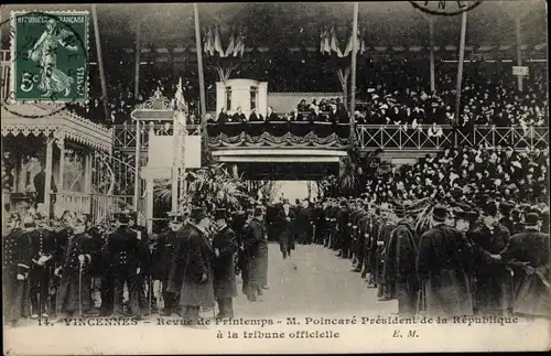 Ak Vincennes Val de Marne, Revue de Printemps, M. Poincaré President de la Republique