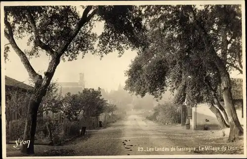 Ak Léon Landes, Le Village, Dorfpartie