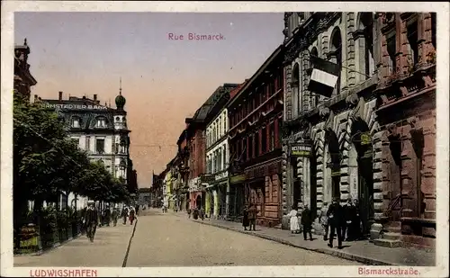 Ak Ludwigshafen am Rhein, Rue Bismarck, Passanten in der Bismarckstraße