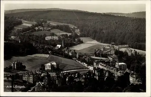 Ak Aue im Erzgebirge Sachsen, Teilansicht der Stadt, Kirche, Wohnhäuser, Fabrik