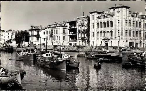 Ak Saint Jean de Luz Pyrénées Atlantiques, Le Port, Maison de l'Infante