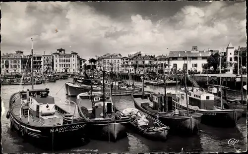 Ak Saint Jean de Luz Pyrénées Atlantiques, Le Port