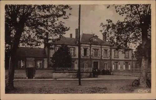 Ak Diou Allier, La Mairie, Les Ecoles