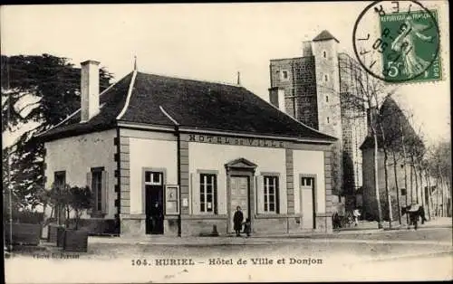 Ak Huriel Allier, Hotel de Ville et Donjon