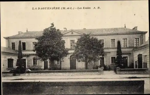 Ak La Daguenière Maine et Loire, Les Ecoles