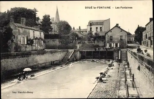 Ak Doué la Fontaine Maine et Loire, Les Fontaines