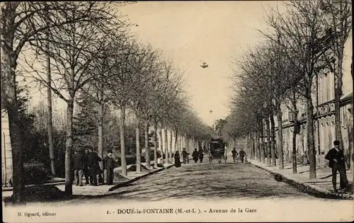 Ak Doué la Fontaine Maine et Loire, Avenue de la Gare