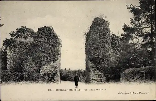 Ak Chatelais Maine et Loire, Les Vieux Remparts