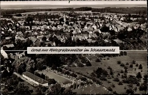 Ak Pfalzgrafenweiler im Schwarzwald, Totalansicht der Ortschaft, Freibad